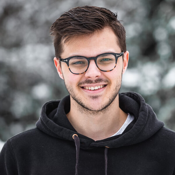 Porträt von Lehrkraft für Programmierung und Webentwicklung bei Qortravonixzd