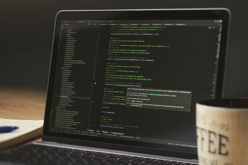 Porträt von Lehrkraft für UX und UI Design bei Qortravonixzd