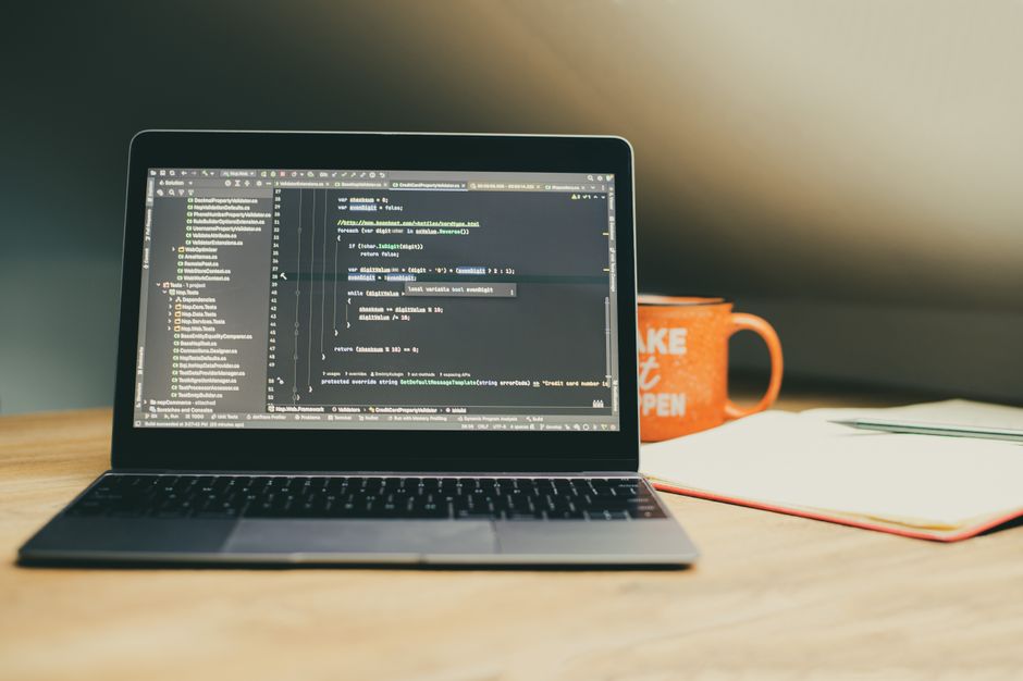 Porträt von Lehrkraft für Produktentwicklung und UX/UI bei Qortravonixzd